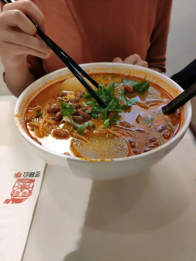 價錢合理，香茅味足，辣度合適但整體味道不足