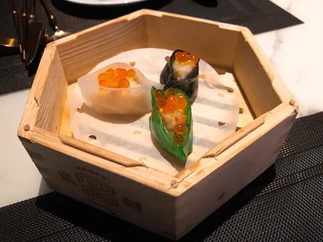 三文魚籽鳳眼餃