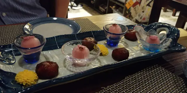 鹽漬櫻花福餅 + 焦糖布甸福餅