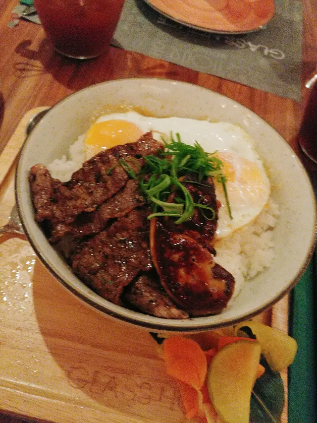 照燒牛肉鵝肝煎蛋飯
