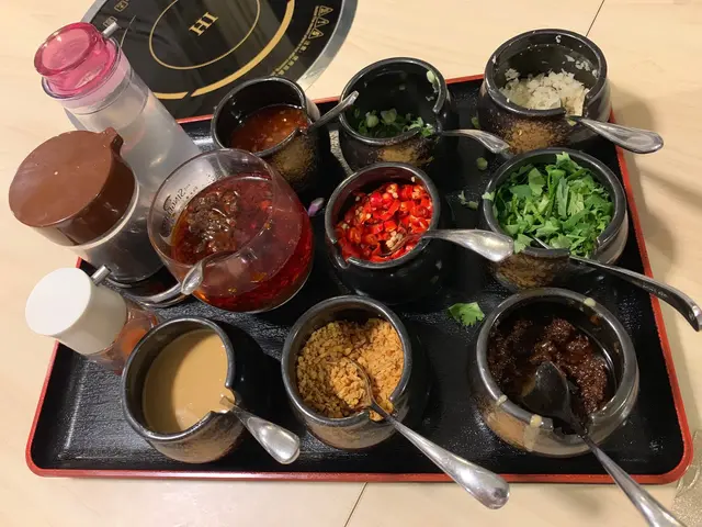 師傅自家調製嘅蝦蟹醬,
以蝦膏、蝦醬、蝦干、蝦籽、蟹膏等為材料,食落鮮香惹味,
點少少就有畫龍點睛嘅效果,
餘韻仲留係口腔好耐~😊
不過店家嘅食材都好新鮮,
所以即使唔蘸醬都好好味!😋