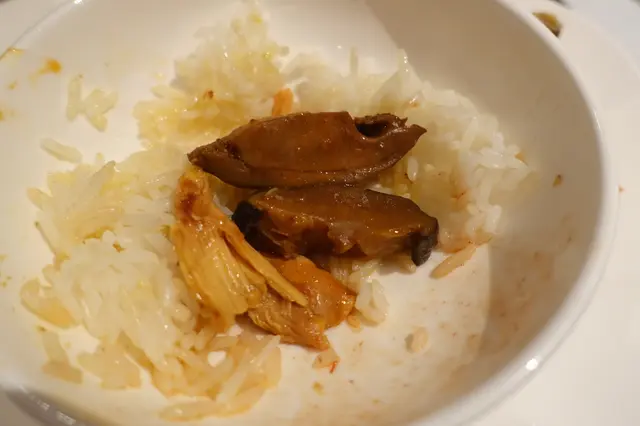 不論雞肉抑或配料,醬汁濃郁惹味,同樣入味非常!