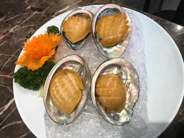 花雕酒原隻鮑魚(二隻起)