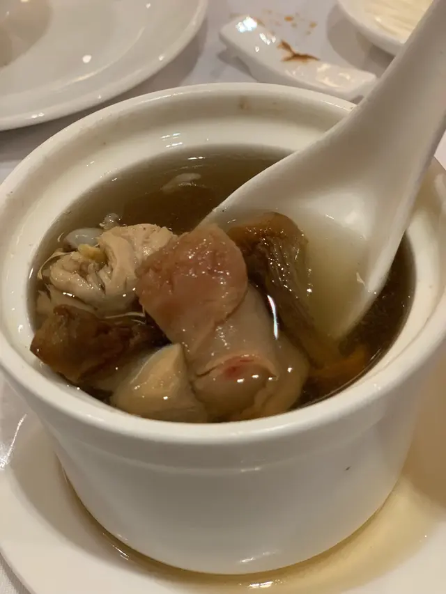 松茸螺頭燉雞湯