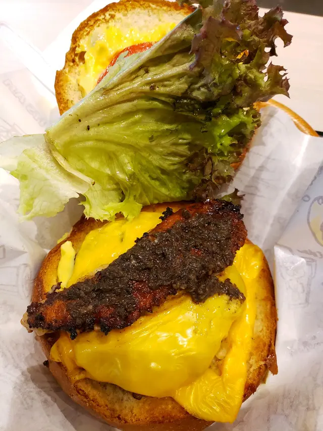 黑松露鵝肝手打牛肉漢堡
