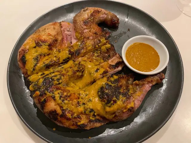 招牌炭燒霹靂春雞