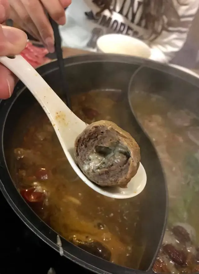 黑松露菌醬爆漿牛丸