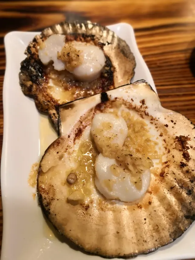 蒜蓉牛油燒扇貝 1隻 $42