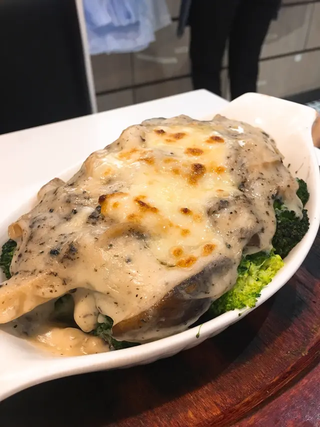 黑松露芝士焗雜菌西蘭花