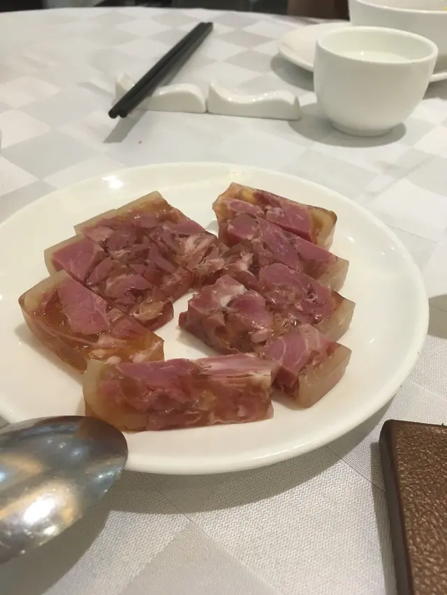 味道清淡，入口即融，值得一試