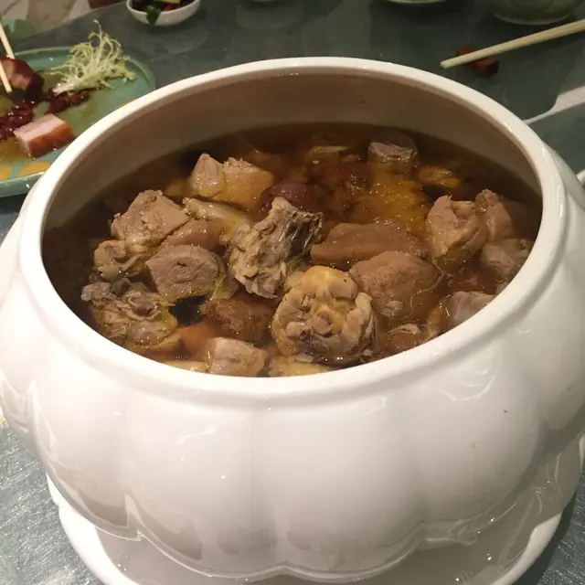 猴頭菇燉黃耳