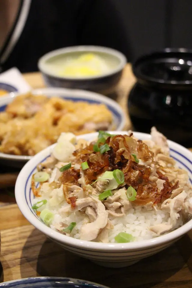 酥炸排骨雞肉飯