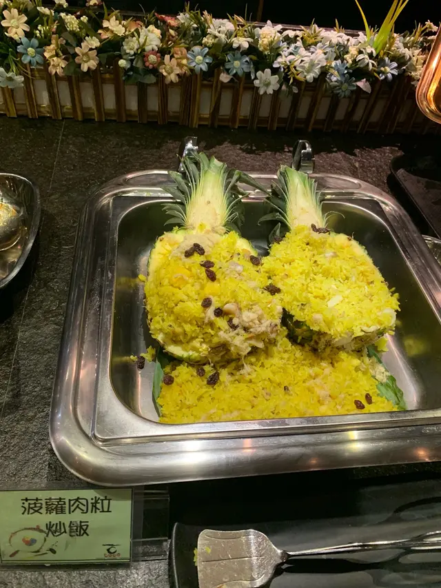 雖然唔係啲咩貴野，蛋炒得幾好食😁飯粒入邊略帶少少菠蘿嘅甜味👏