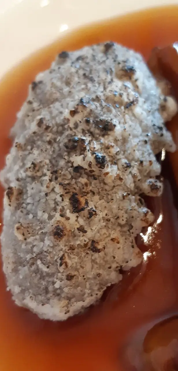 脆皮遼參鵝掌伴三色菜