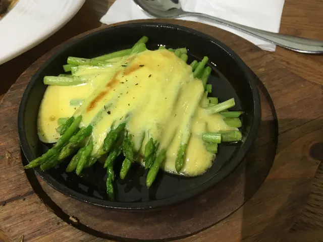 法式蛋黃醬焗鮮蘆筍