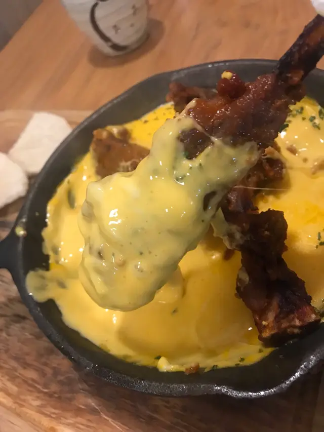 韓燒豬仔脾  鐵板芝士配爆米餅