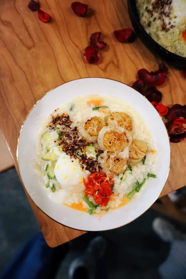 水上芭蕾舞。干貝。干貝繞圈圈