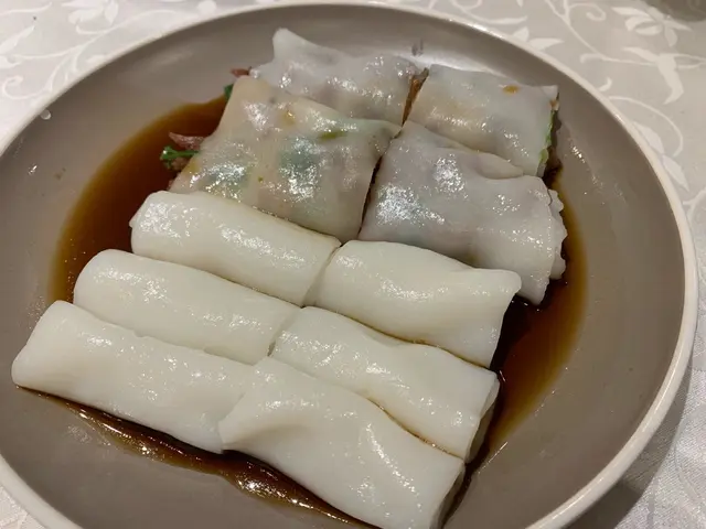 香滑布拉白腸粉，餅香茜牛肉腸