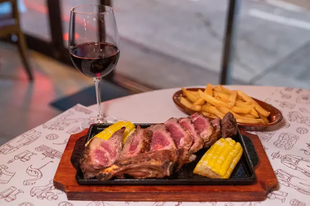 Bone in Rib Eye (750 gm)