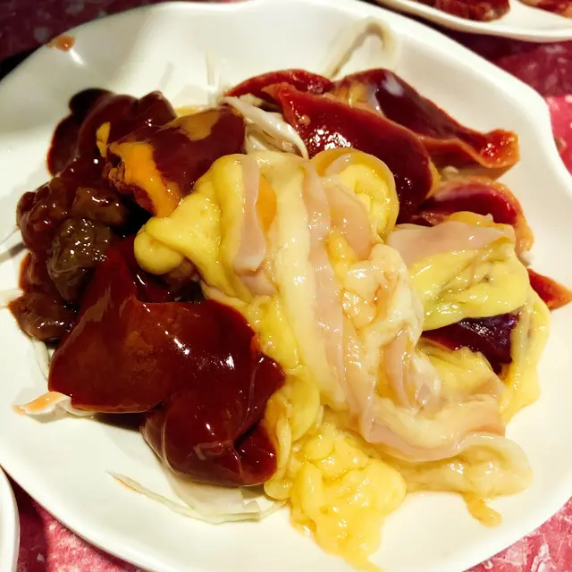 最絕係，連雞腎都一開四