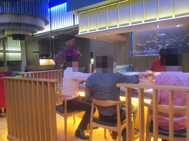 壽司吧枱當然是最佳位置