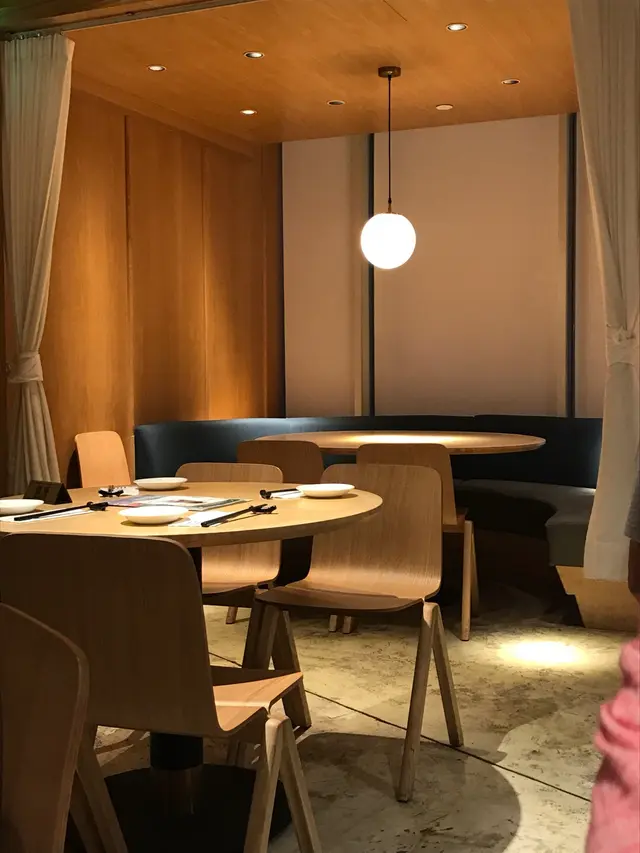 裝修以清新文青為主,大圓枱的設計方便一大班人吃飯