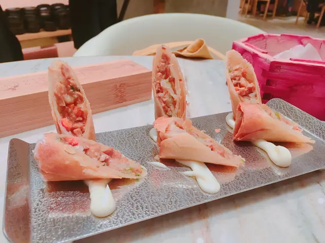 竹笙上素野菌春卷