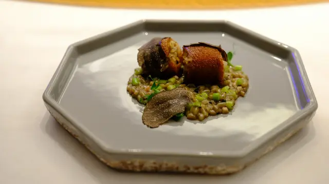 飯 脆皮乳豬卷熷松露岩米