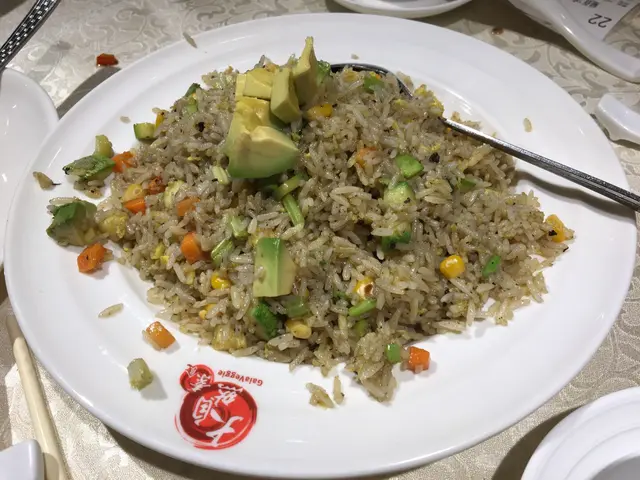 黑松露牛油果醬炒飯