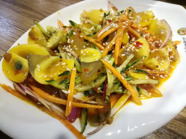 蛋口感Q彈,配菜惹味,辣度頗高。