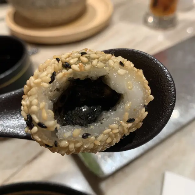 黑白芝麻流心煎堆仔