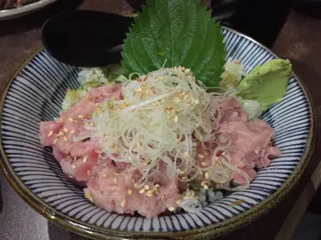 吞拿鱼容丼