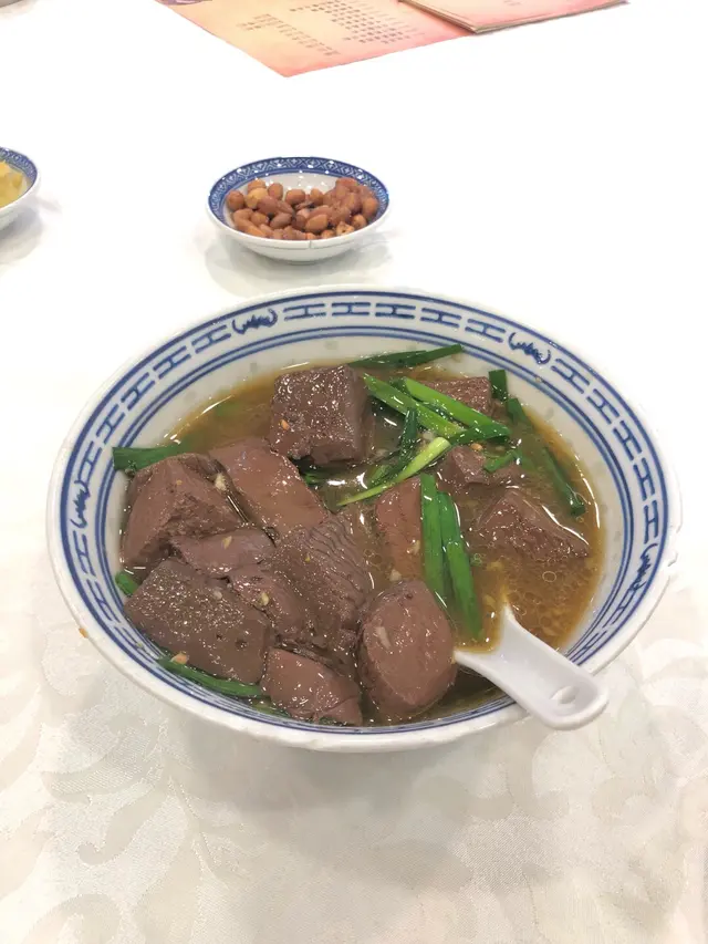       韭菜鵝紅