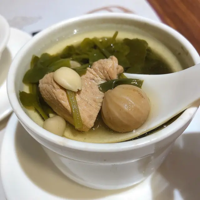 西洋菜南北杏燉豬肺