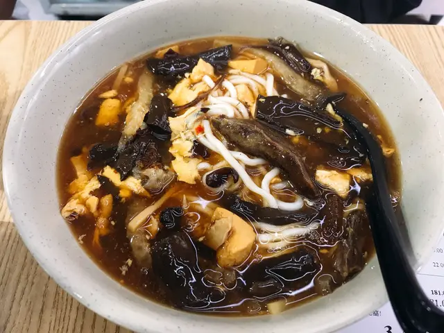 酸辣牛肉麵