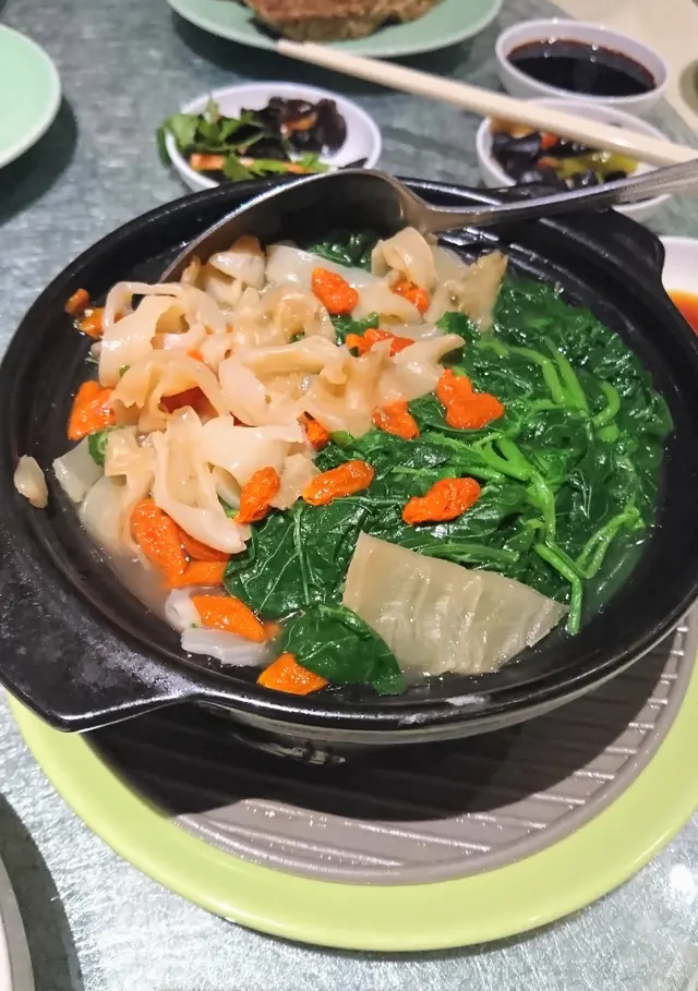 花膠絲杞子浸時蔬