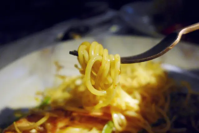 香煎大蝦配辣椒蒜香意粉