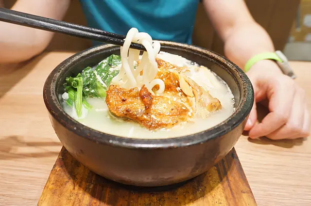 石窩日式雞扒湯烏冬配迷你雞蛋仔雪糕