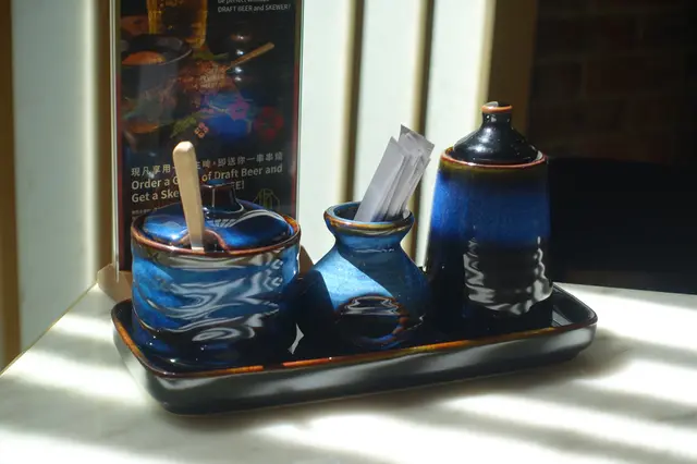 桌上備有調味料