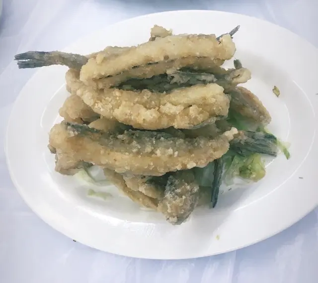 另一道過鹹的, 九肚魚看起來夠大條, 實炸粉亦不少