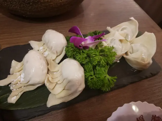 雙拼餃(巧手韮菜餃+創意餐肉菜蒲餃)