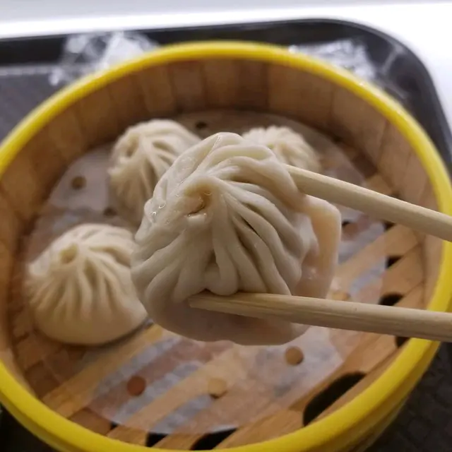 招牌灌湯小籠包