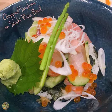 七彩碎鱼生饭定食