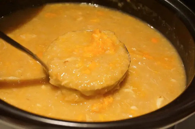 燕窩蟹肉砂窩粥