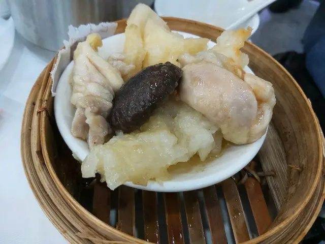 本來大大碟，味道也不錯，可惜魚肚未發透，咬下去還有硬的感覺