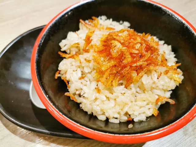 飯很香，但比較乾身，中間有香菇