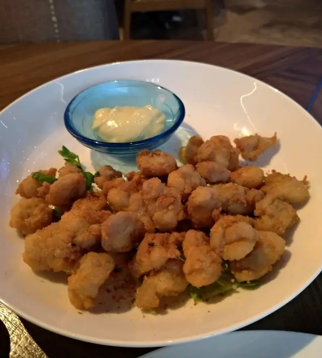 炸雞軟骨配wasabi mayonnaise