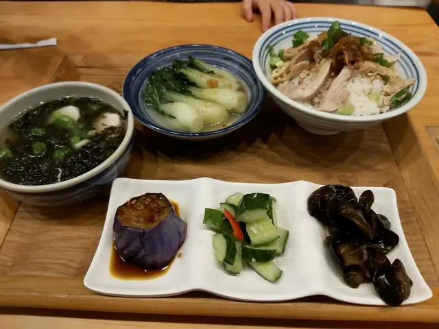 有湯、有飯、有肉還有菜，分量雖不多，但也豐富
