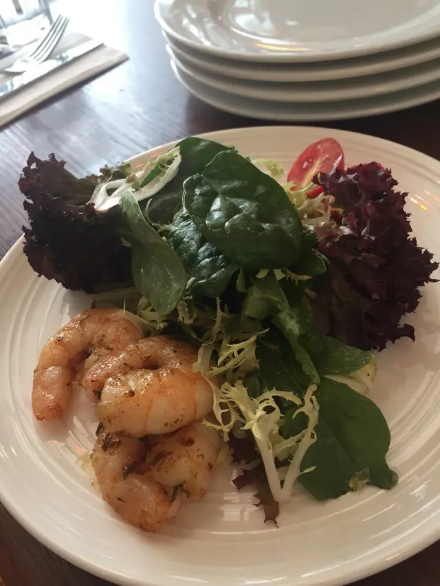 Prawns  with  Salad