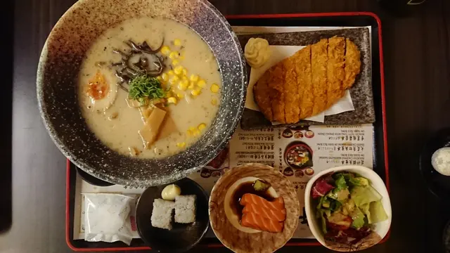 吉列豬扒烏冬定食